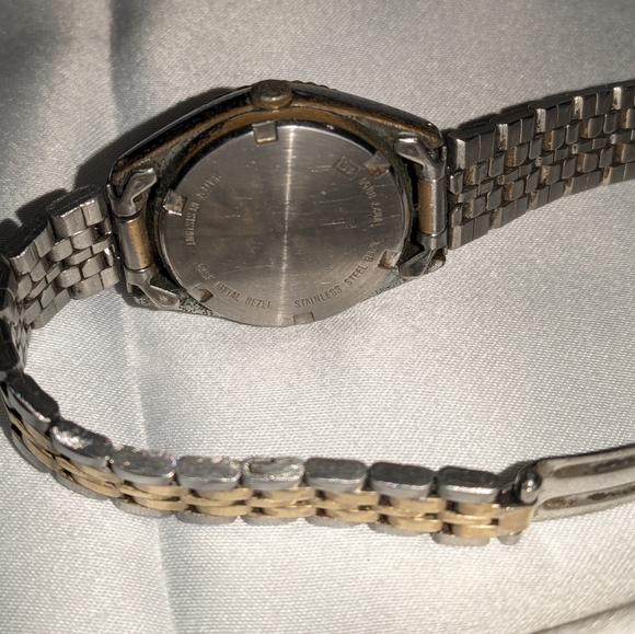 Vintage Lorus Disney Mikey Mouse watch - Picture 6 of 15